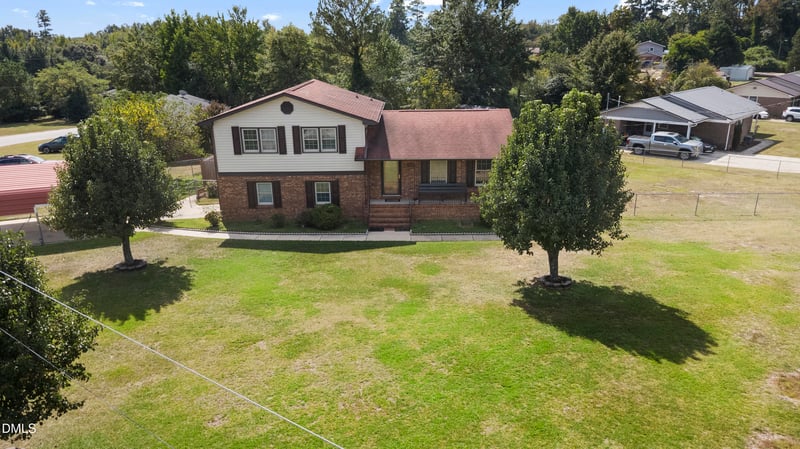 7300 Avalon Dr, Fayetteville, NC 28303