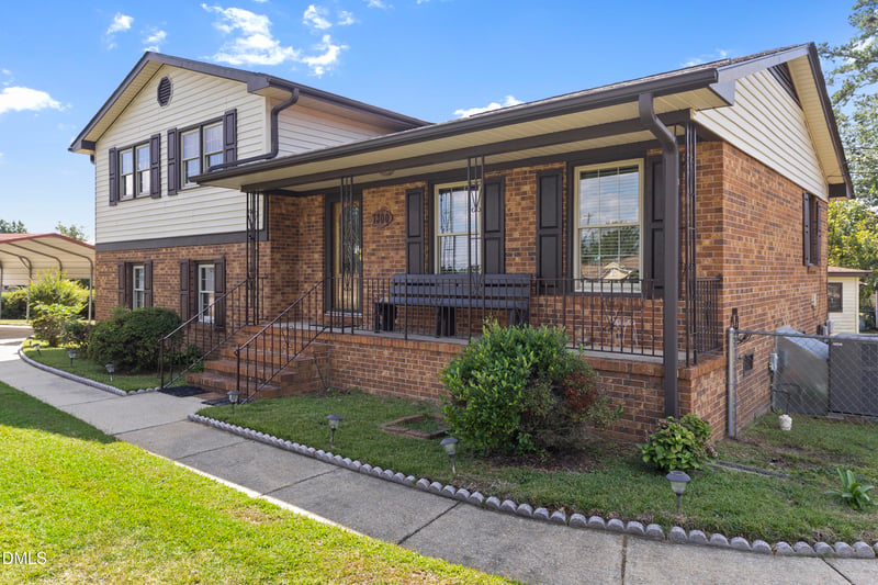 7300 Avalon Dr, Fayetteville, NC 28303