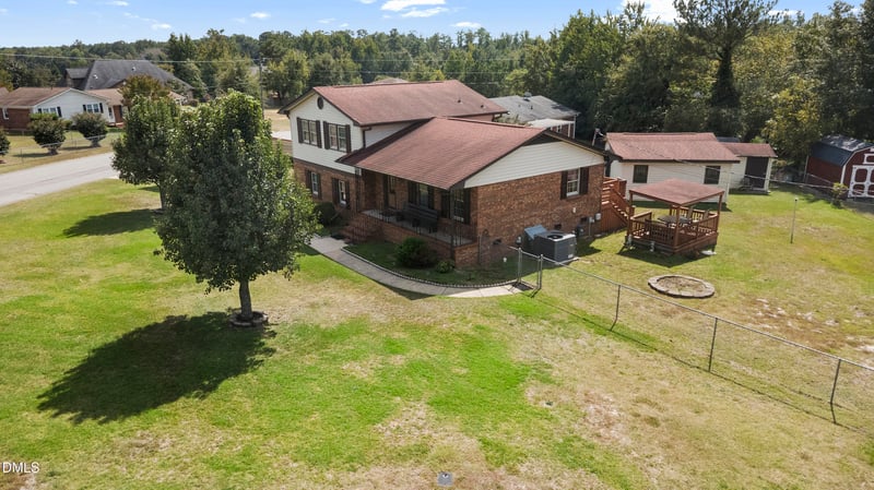 7300 Avalon Dr, Fayetteville, NC 28303
