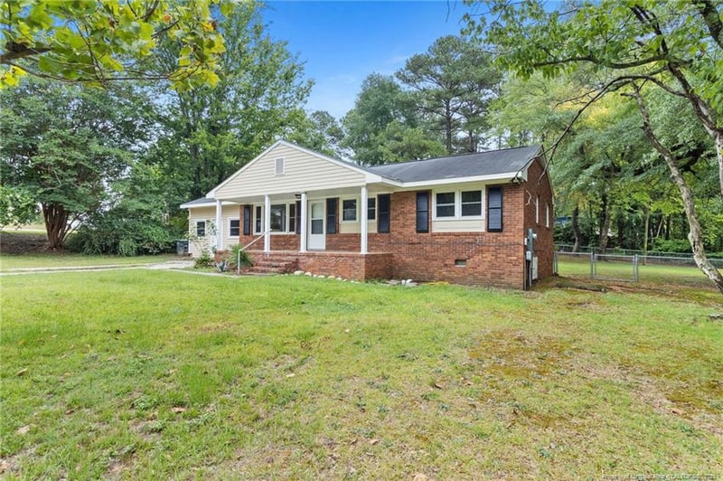 735 Hilton Dr, Fayetteville, NC 28311