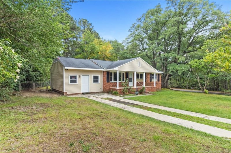 735 Hilton Dr, Fayetteville, NC 28311