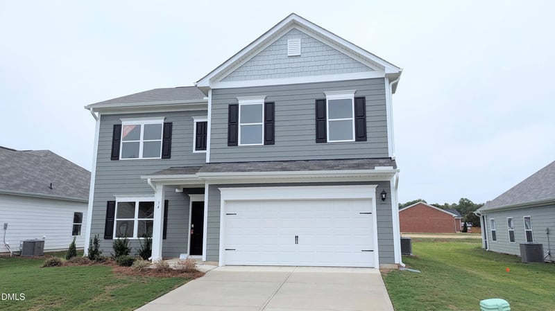 74 Chardonnay Dr, Lillington, NC 27546