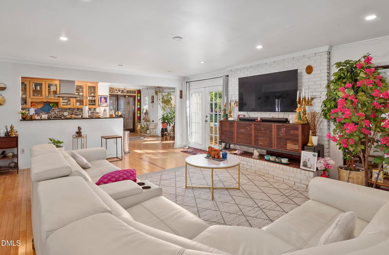 7405 Holly Springs Rd, Raleigh, NC 27606