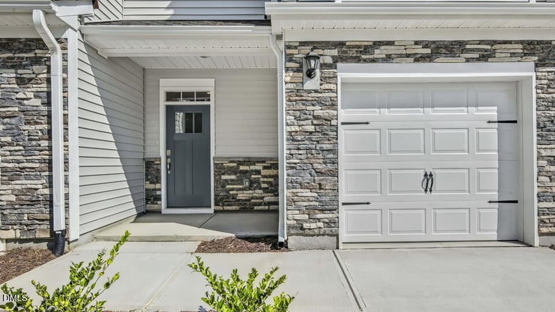 7415 Bourbon Briar Dr, Raleigh, NC 27604