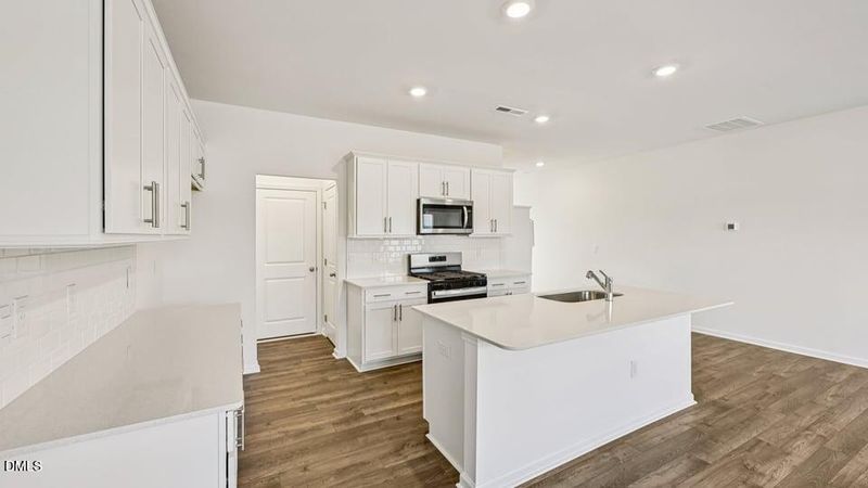 7450 Eden Bush Dr, Raleigh, NC 27604