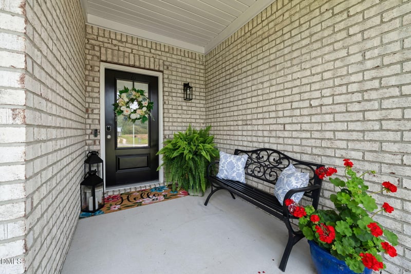748 Old School Rd, Four Oaks, NC 27524