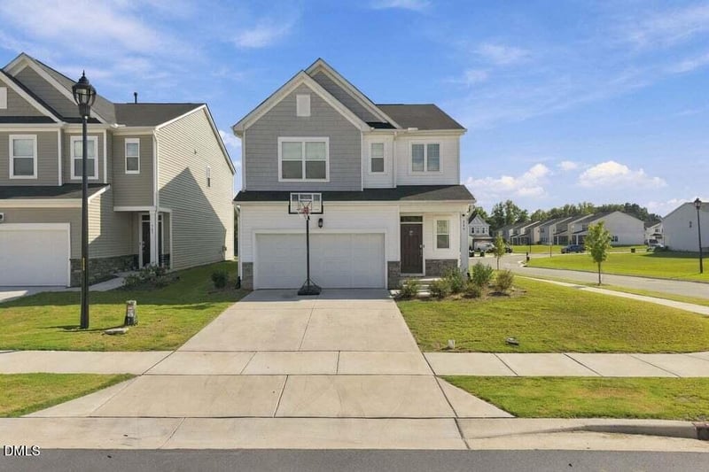 749 Cainhoy Ct, Zebulon, NC 27597