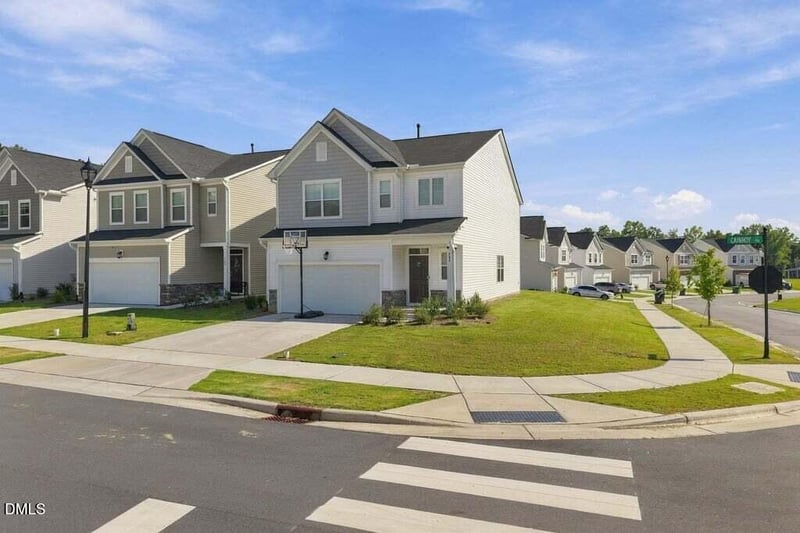 749 Cainhoy Ct, Zebulon, NC 27597