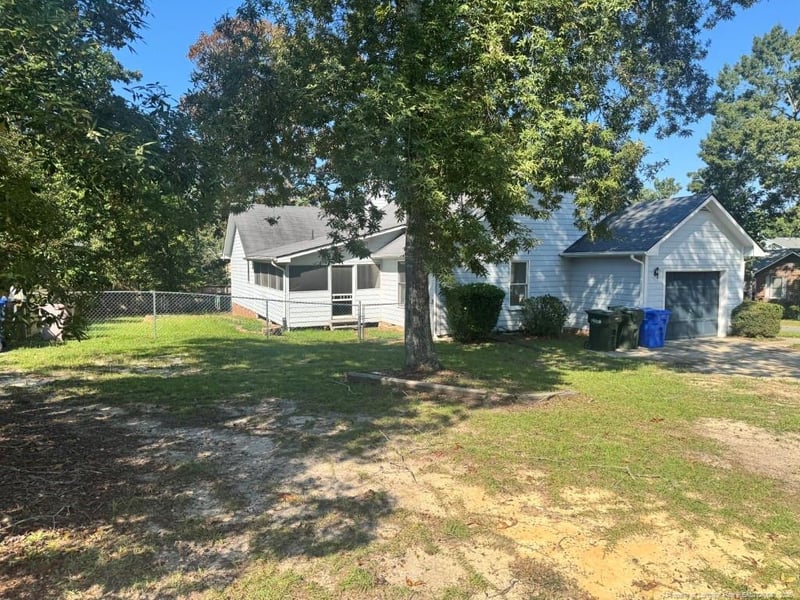 7495 Elkhorn Dr, Fayetteville, NC 28314