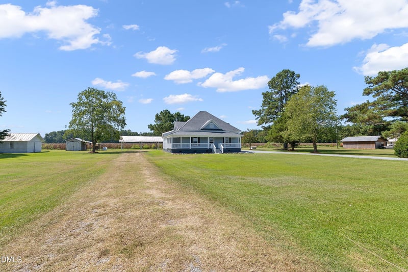 754 5 Points Rd, Benson, NC 27504