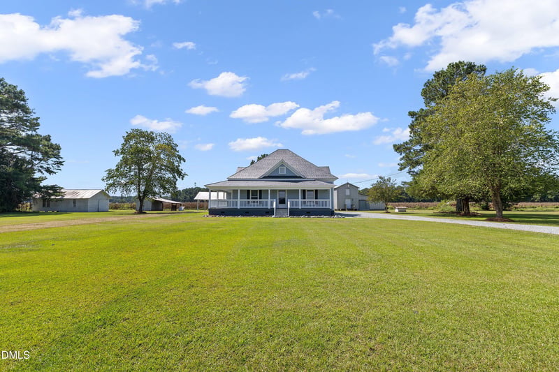 754 5 Points Rd, Benson, NC 27504