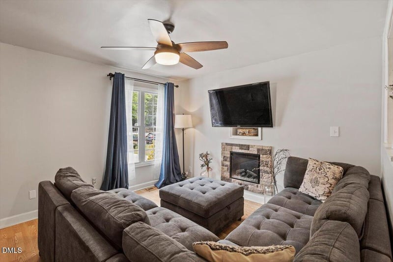 761 E Cardinal Dr, Fuquay Varina, NC 27526