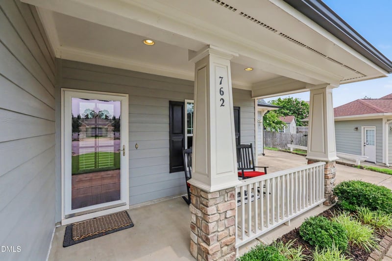 762 Arrowhead Lake Ct, Fuquay Varina, NC 27526