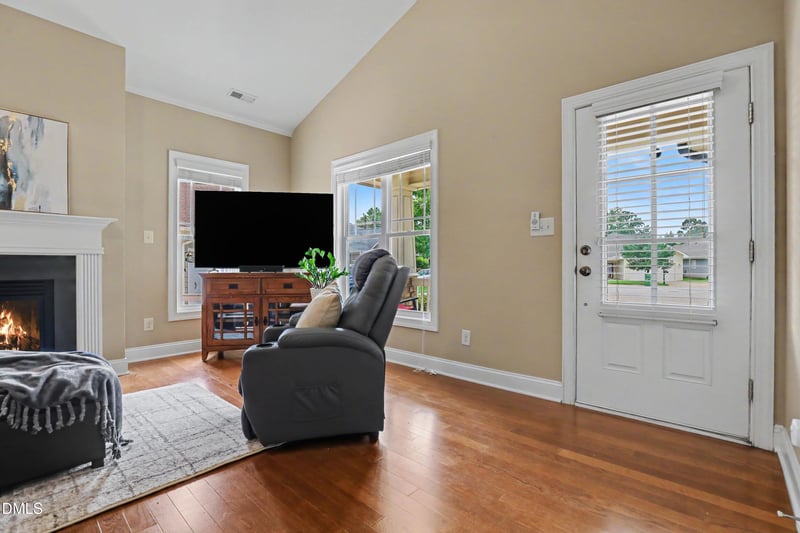 762 Arrowhead Lake Ct, Fuquay Varina, NC 27526