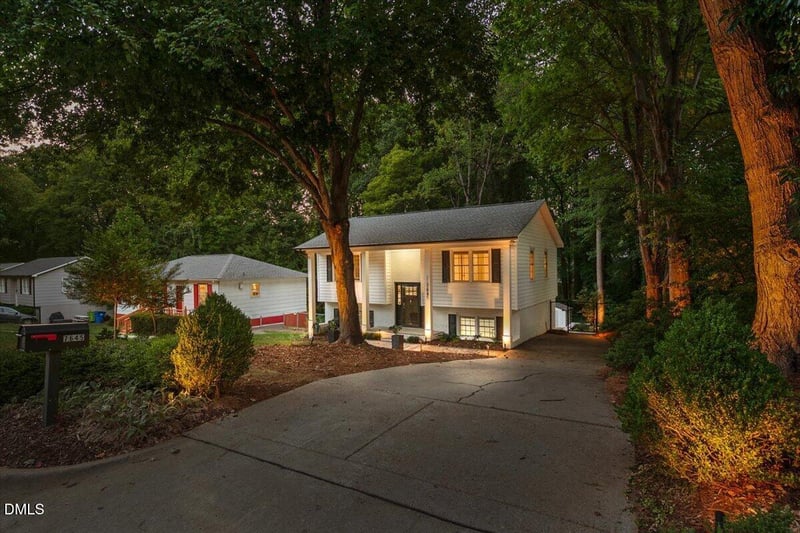 7645 Summerglen Dr, Raleigh, NC 27615