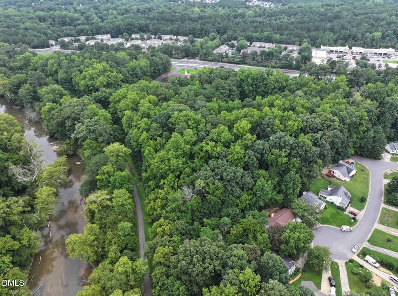 7705 Louisburg Rd, Raleigh, NC 27616