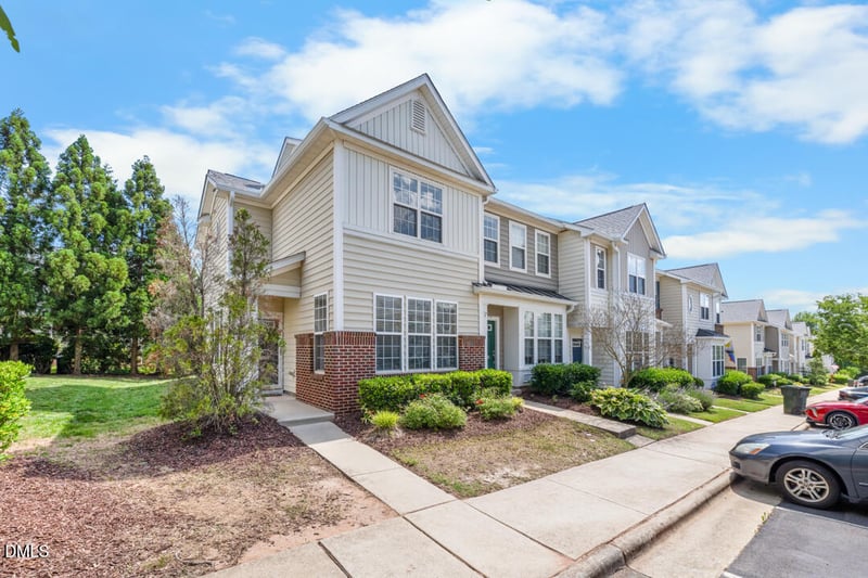 7831 Silverthread Ln, Raleigh, NC 27617