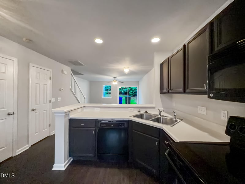 7931 Averette Hill Dr, Raleigh, NC 27616