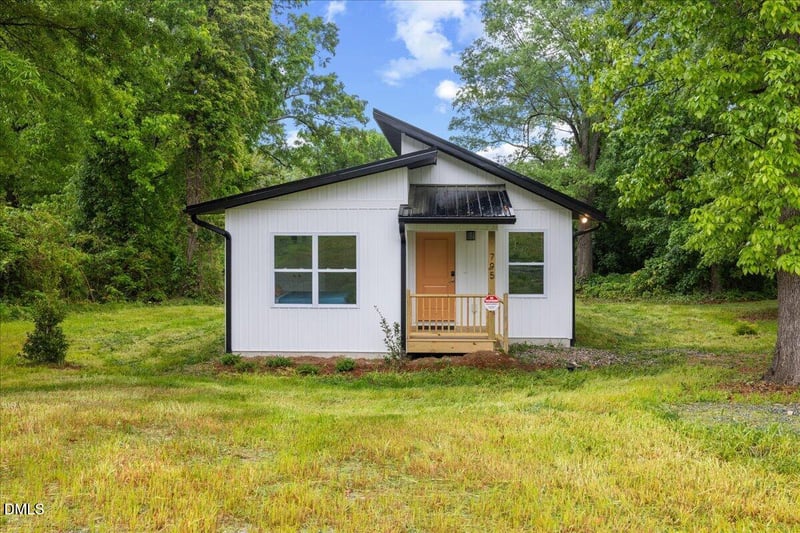 795 Lakeside Ave, Burlington, NC 27217