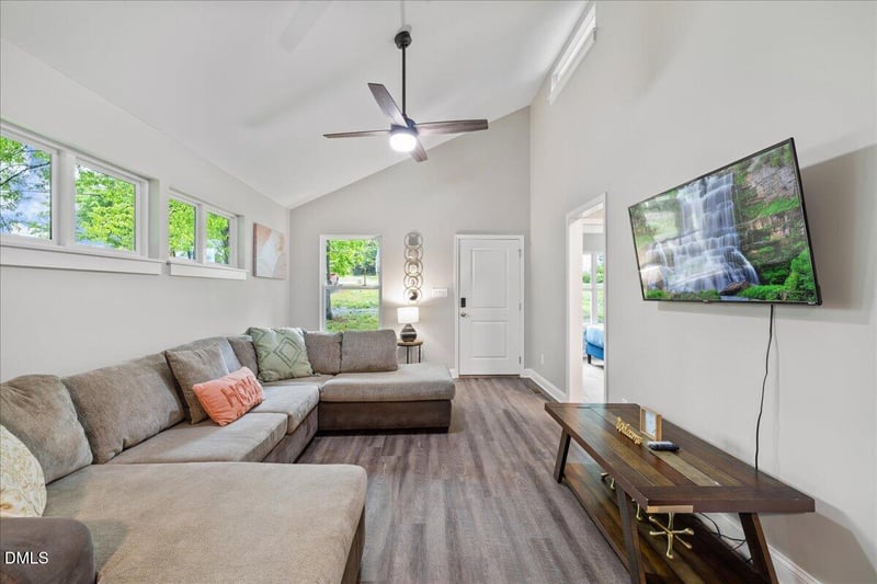 795 Lakeside Ave, Burlington, NC 27217