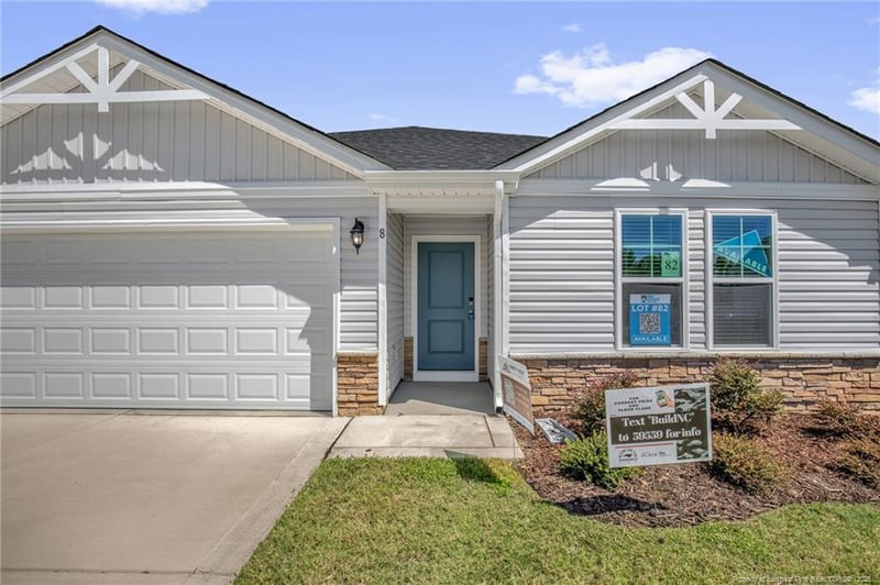 8 W Emily Gardens Dr, Selma, NC 27576