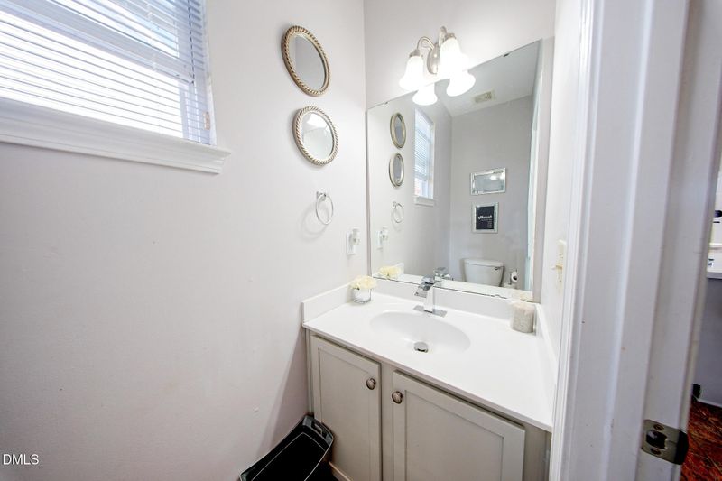 8 Serenity Ct, Durham, NC 27704