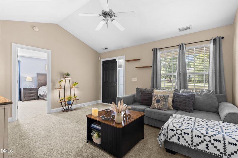 80 Alcock Ln, Youngsville, NC 27596