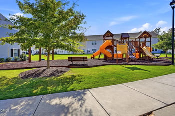 80 Little Leaf Ln, Clayton, NC 27527