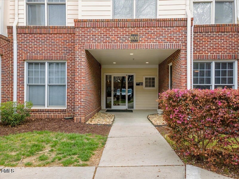 800 Moratuck Dr #206, Raleigh, NC 27604