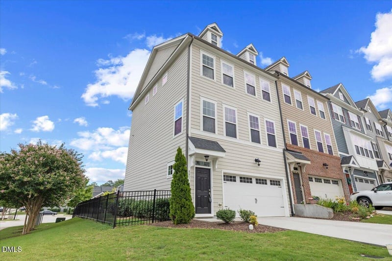 801 Grafton Peak Ln, Apex, NC 27523