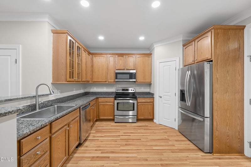 8025 Sycamore Hill Ln, Raleigh, NC 27612