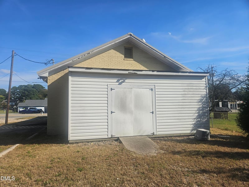 804 S Clinton Ave, Dunn, NC 28334