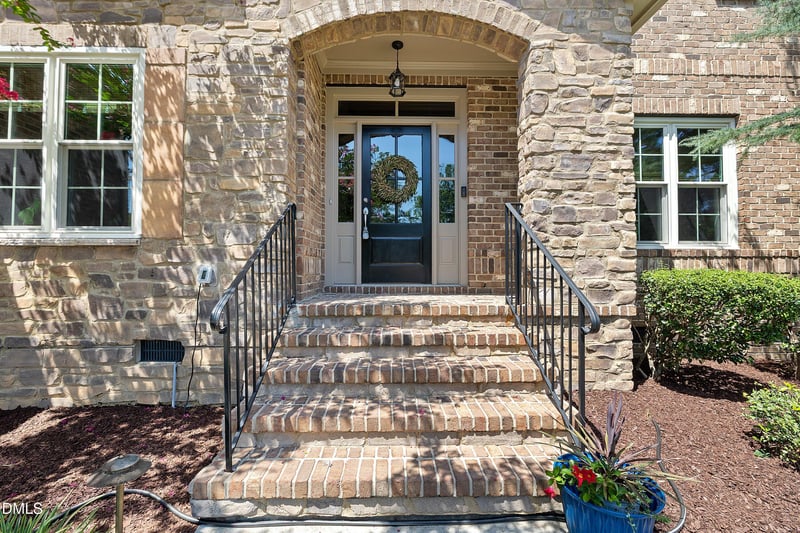 804 Modena Dr, Cary, NC 27513
