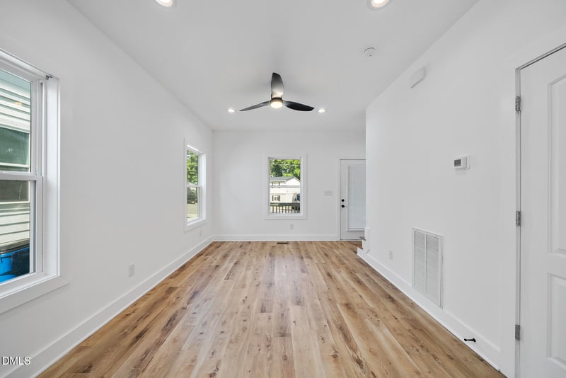 804 Vardaman St, Raleigh, NC 27610