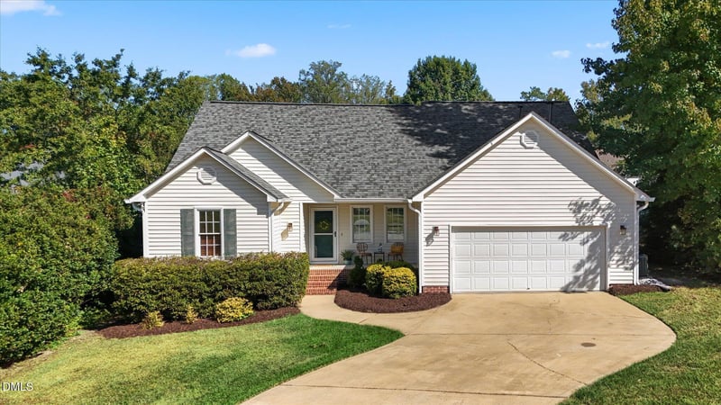 805 Natural Springs Ct, Fuquay Varina, NC 27526