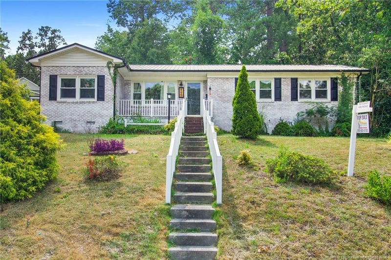 805 Shadowlawn Dr, Fayetteville, NC 28303