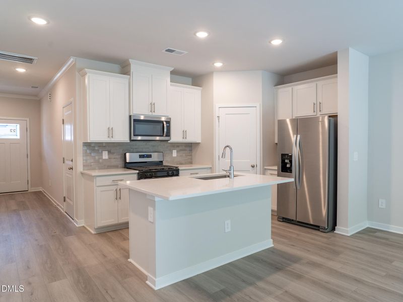 805 Stream View Ct, Mebane, NC 27302