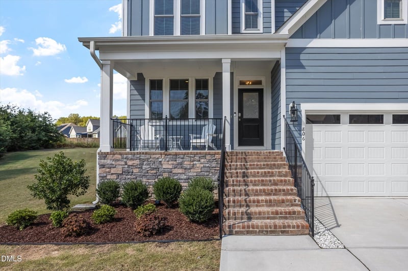 806 Thomas Falls Ct, Fuquay Varina, NC 27526