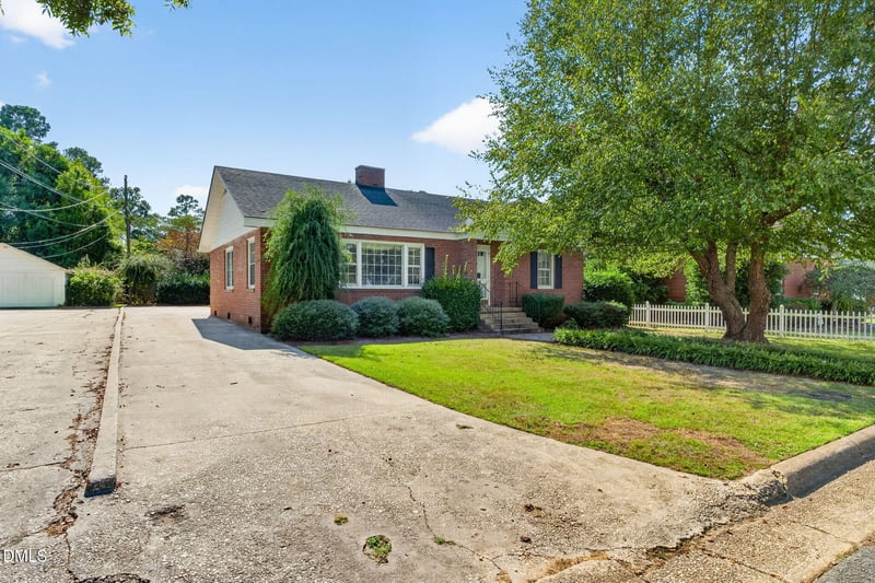 807 W Carr St, Dunn, NC 28334