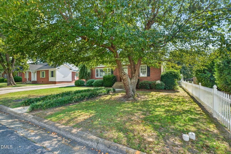 807 W Carr St, Dunn, NC 28334