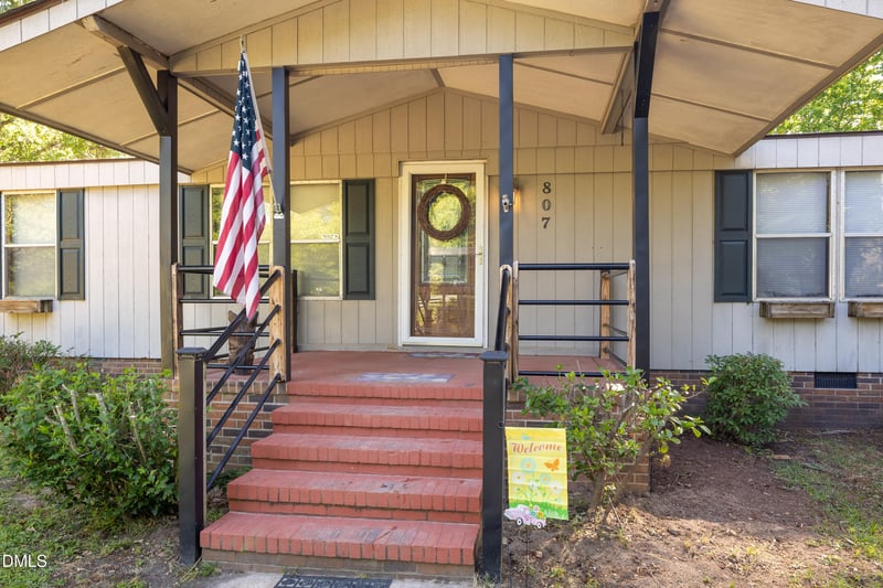 807 Richardson Ave, Fayetteville, NC 28314