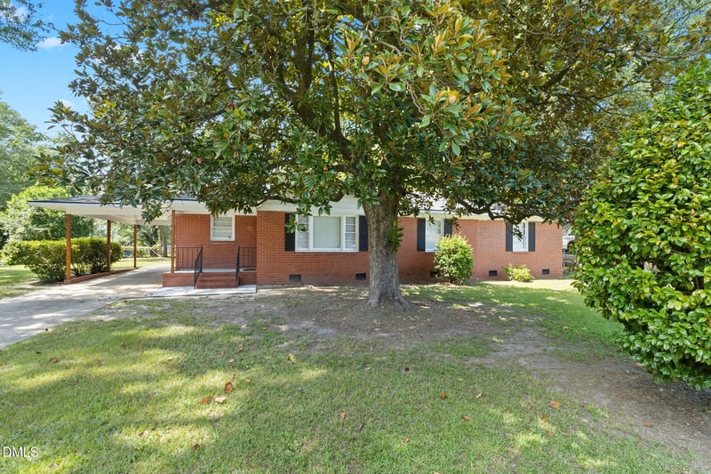 808 Hemlock Dr, Fayetteville, NC 28304