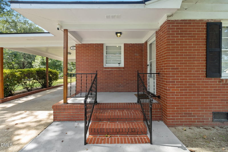 808 Hemlock Dr, Fayetteville, NC 28304