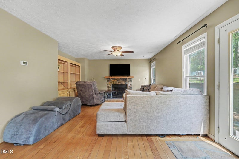 808 Hilton Dr, Fayetteville, NC 28311