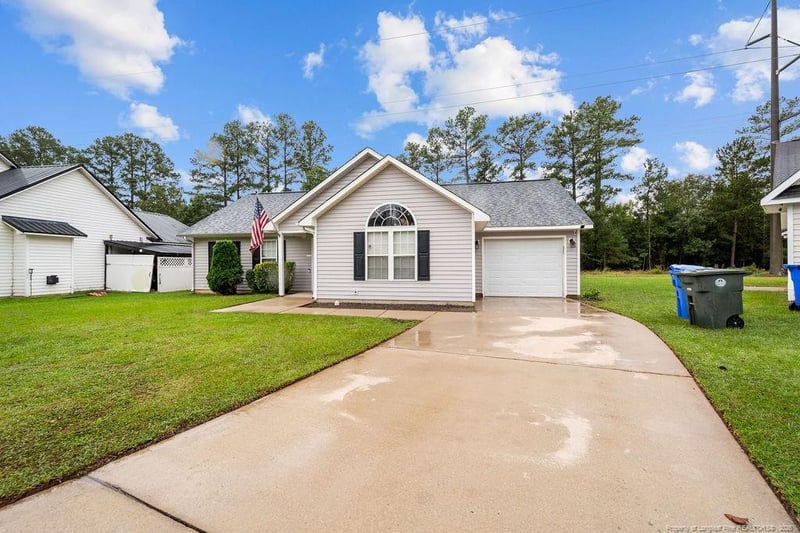 808 Nighthawk Pl, Fayetteville, NC 28314
