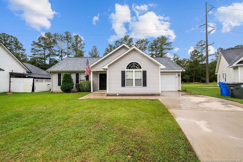 808 Nighthawk Pl, Fayetteville, NC 28314