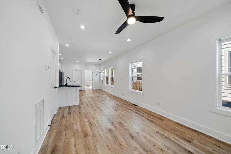 808 Vardaman St, Raleigh, NC 27610