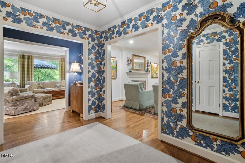 809 Lake Boone Trl, Raleigh, NC 27607