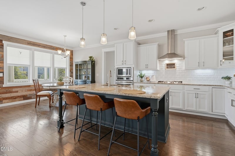 81 Juneberry Dr, Chapel Hill, NC 27516