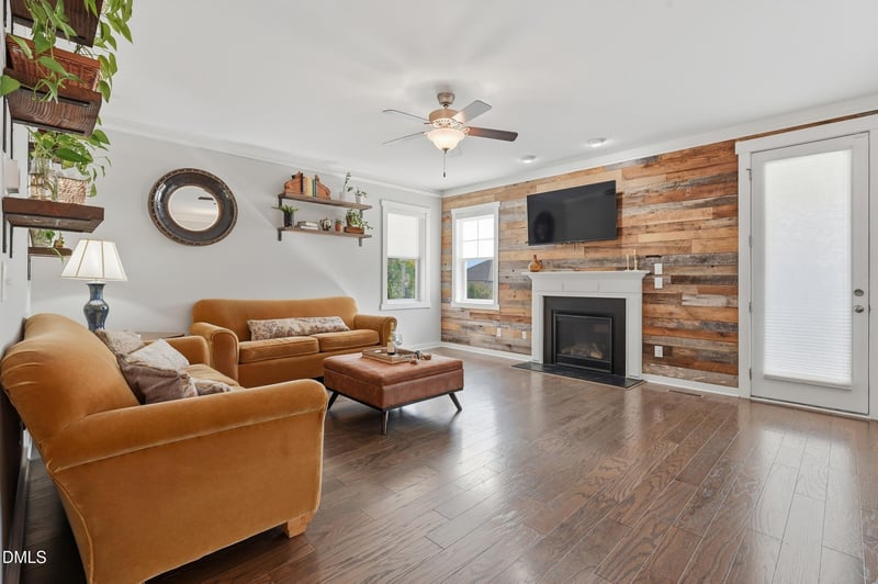 81 Juneberry Dr, Chapel Hill, NC 27516